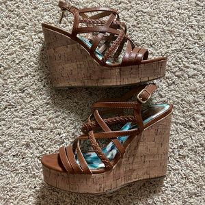 Size 8 brown 5” wedges, super cute!!